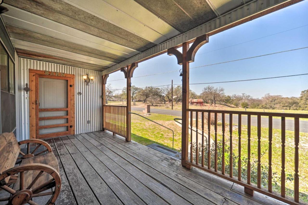 Fredricksburg Vacation Rental At The Loft! Fredericksburg Bagian luar foto